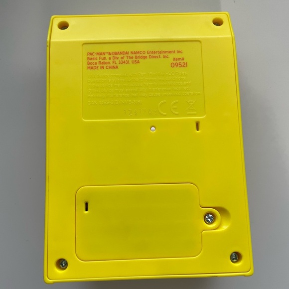 Vintage Handheld Electronic Pac-man Arcade - Battery Operated - Picture 5 of 7